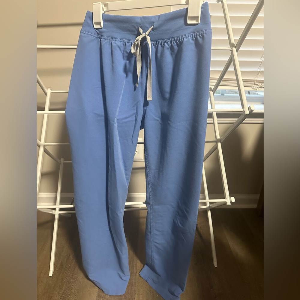 Figs Women's High Waisted Livingston Scrub Bottoms, Ceil Blue, Small Petite